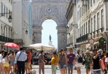 Hoteleiros contra preços praticados pela Booking