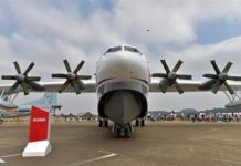 Maior avião anfíbio do mundo realiza voo inaugural na China