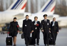 OMS pede prioridade na vacinação para funcionários da aviação