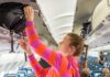 Ryanair e easyJet pagam multa milionária por cobrarem por bagagem de mão