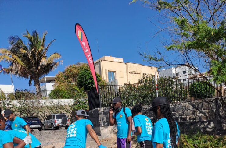 Grupo Oásis Atlântico Reforça Compromisso Ambiental com Limpeza da Praia da Prainha