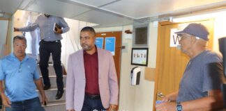 Visita do Ministro dos Transportes e Mar ao Navio Djabraba