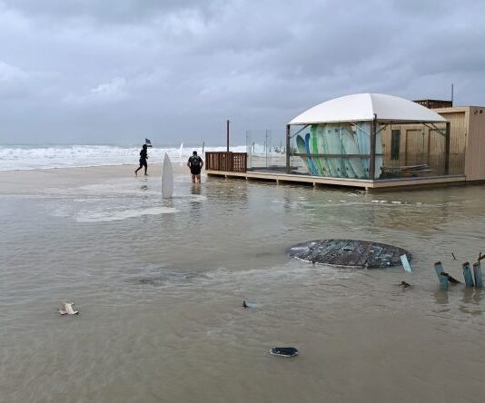 Tempestade Gonzalo provoca forte agitação marítima e estragos em hotéis de Santa Maria